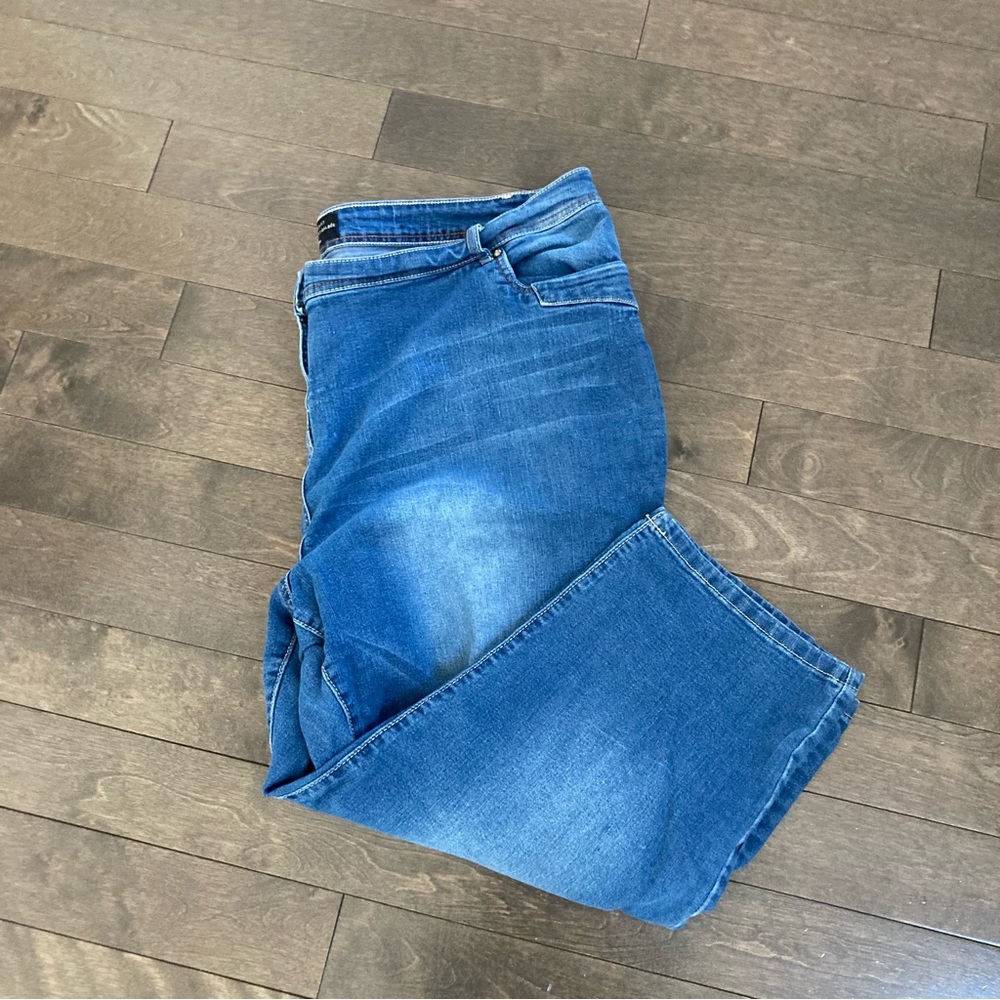 Pennington Size 28 Blue Capris Slightly Curvy Fit Inseam 21